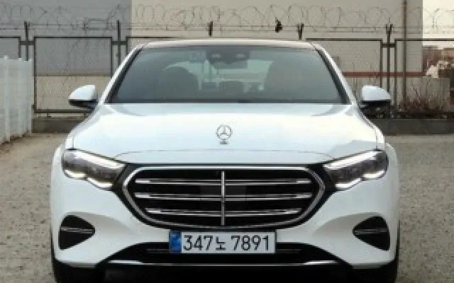 GV80일렉트리파이드 중고차 E-클래스 W214 E300 4MATIC 매물 사진 2 - 2025/09 607km